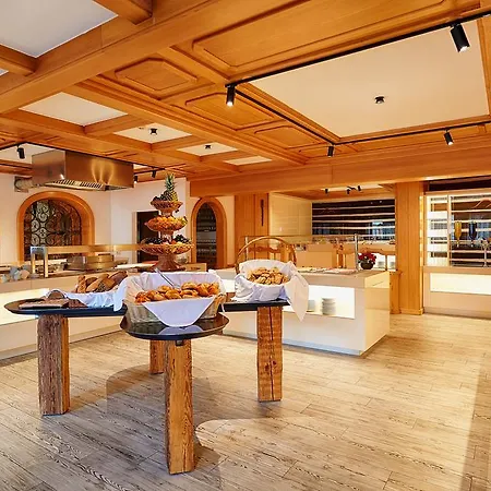 ホテル Nockresort 4*